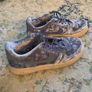 Nike Air Force 1 LV8 GS “Dark Sky Blue”